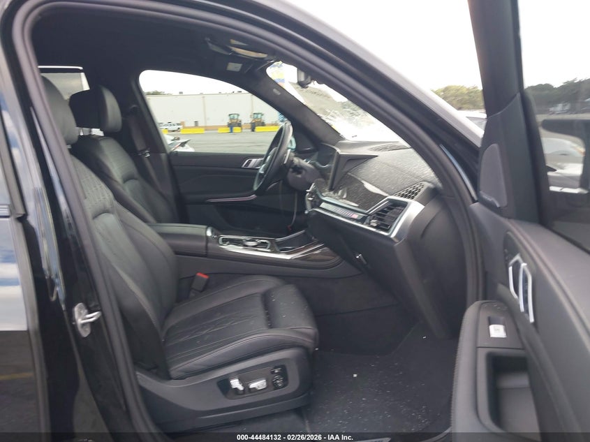 2025 BMW X7