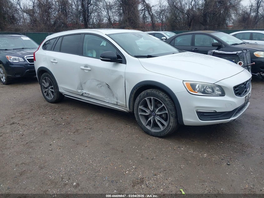 2017 Volvo V60 cross country
