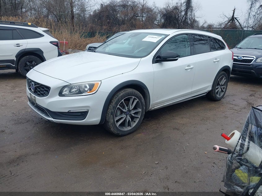 2017 Volvo V60 cross country