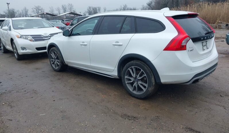 
								2017 Volvo V60 cross country full									