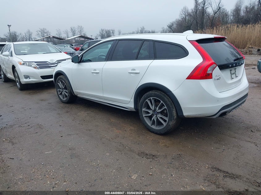 2017 Volvo V60 cross country