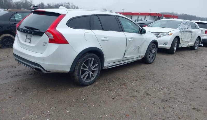 
								2017 Volvo V60 cross country full									