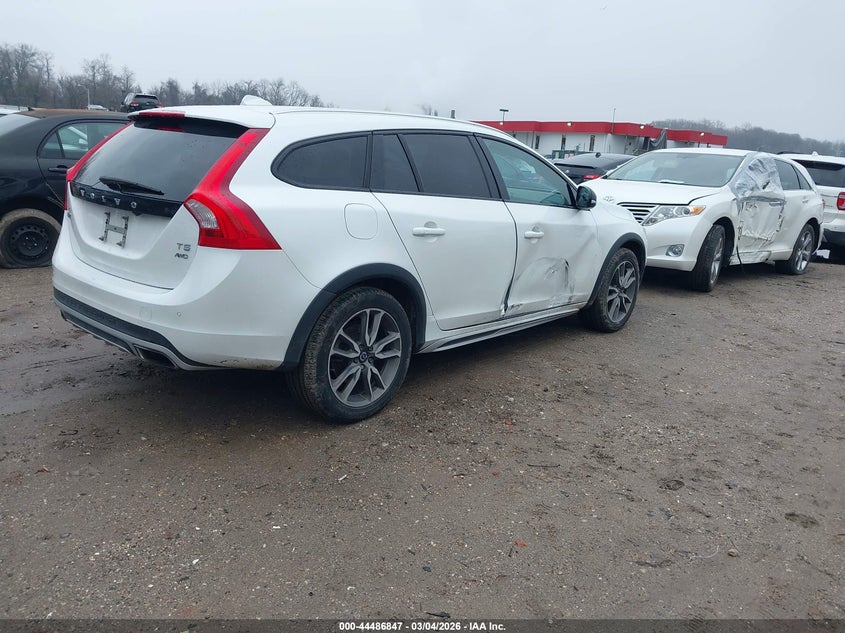 2017 Volvo V60 cross country