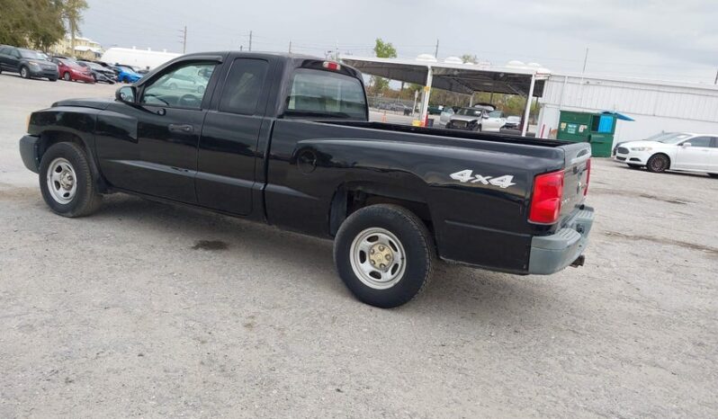 
								2005 Dodge Dakota full									