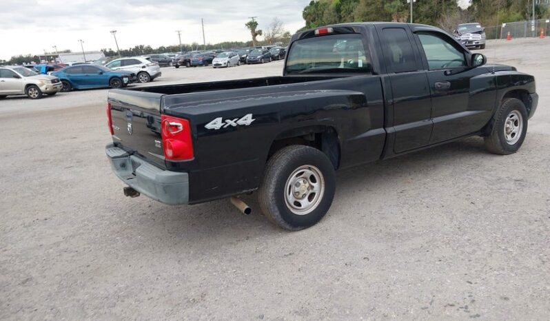 
								2005 Dodge Dakota full									