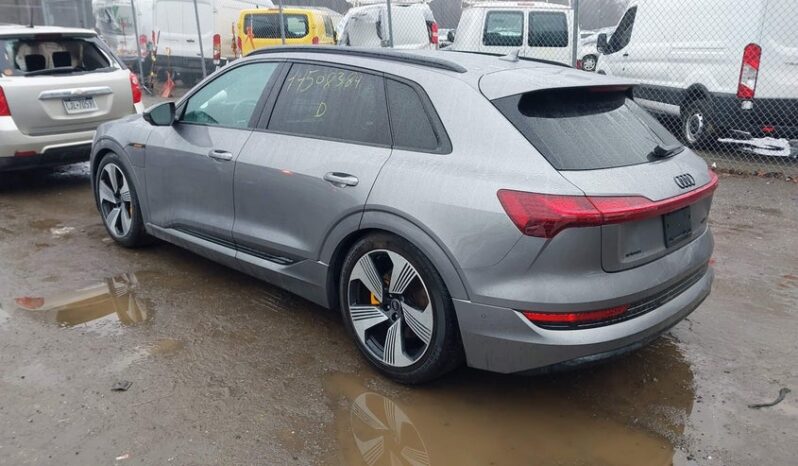 
								2022 Audi E-tron full									