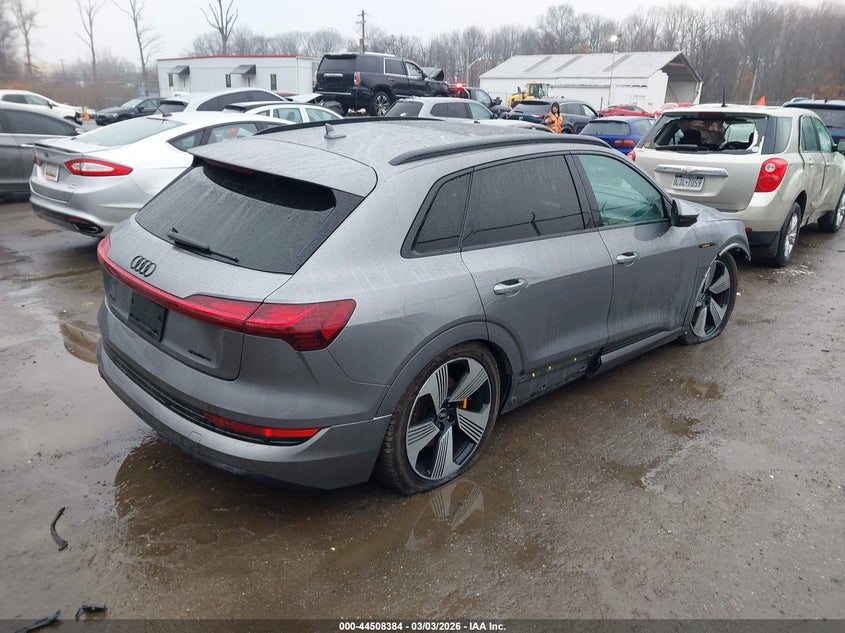2022 Audi E-tron