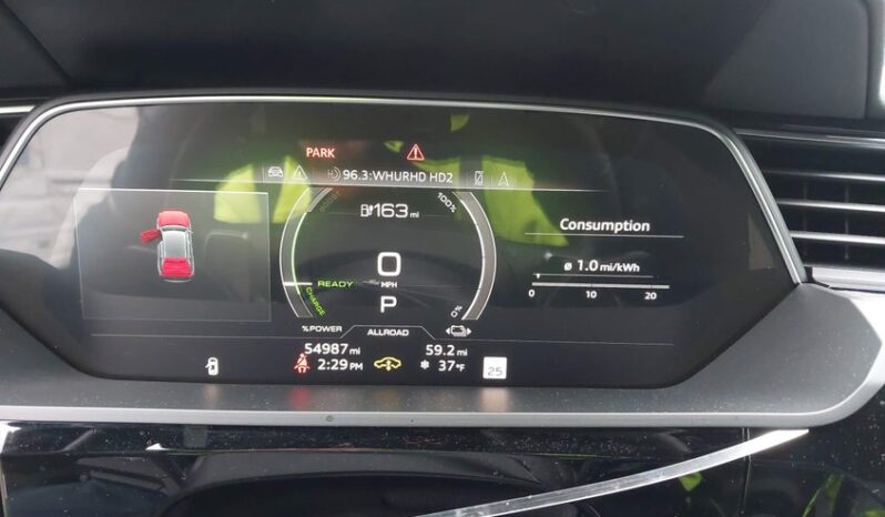 
								2022 Audi E-tron full									