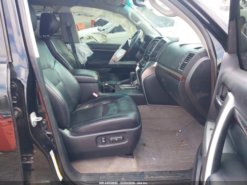 2013 Toyota Land cruiser