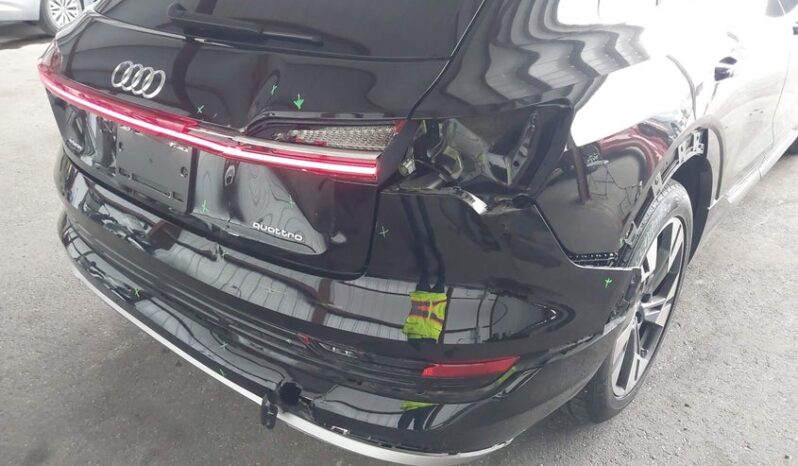 
								2022 Audi E-tron full									