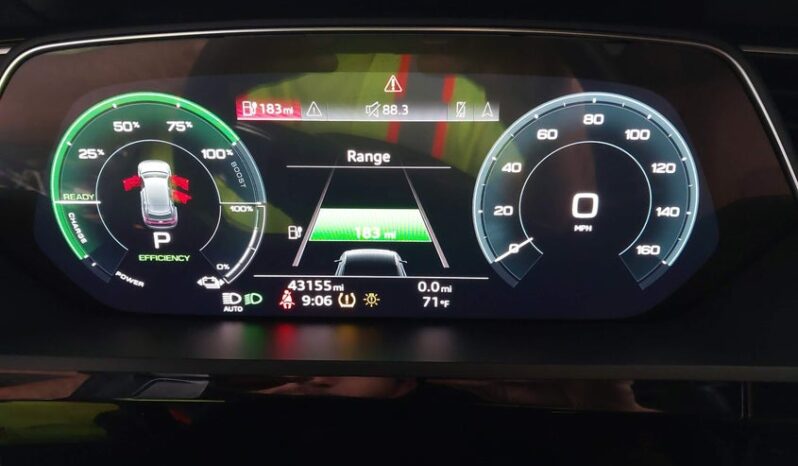 
								2022 Audi E-tron full									