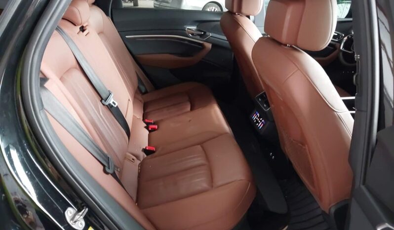 
								2022 Audi E-tron full									