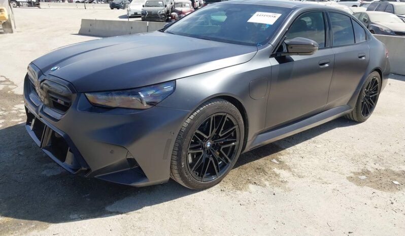 
								2025 BMW M5 full									
