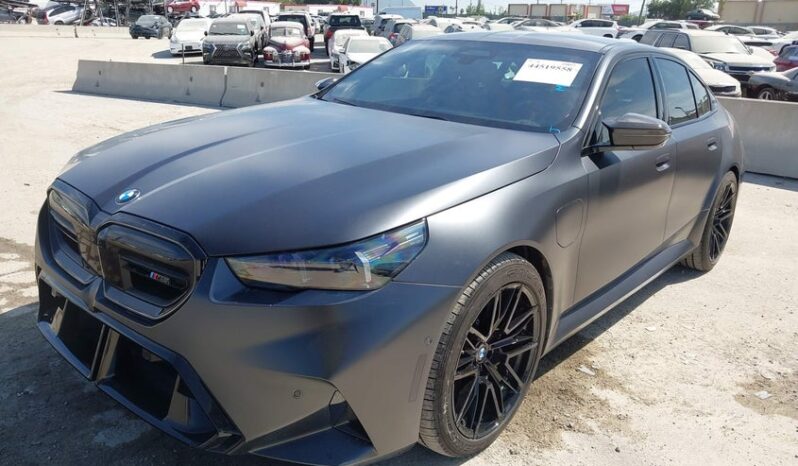 
								2025 BMW M5 full									