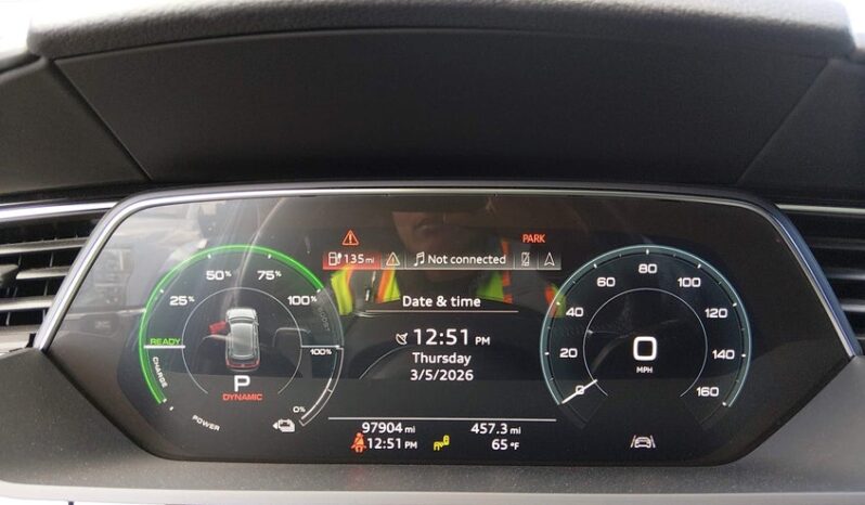 
								2019 Audi E-tron full									