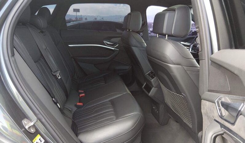 
								2019 Audi E-tron full									