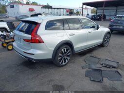 
										2021 Volvo V60 cross country full									