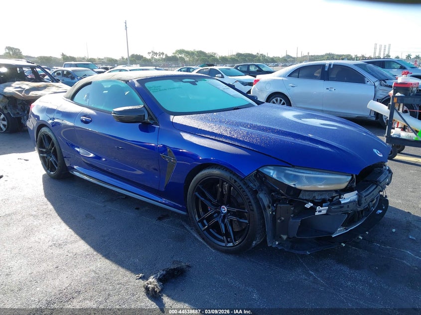 2023 BMW M8