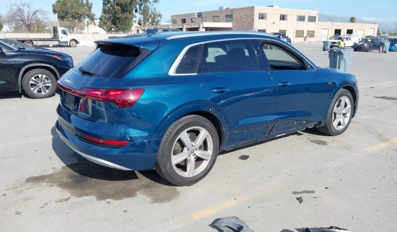
								2019 Audi E-tron full									