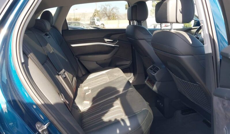 
								2019 Audi E-tron full									