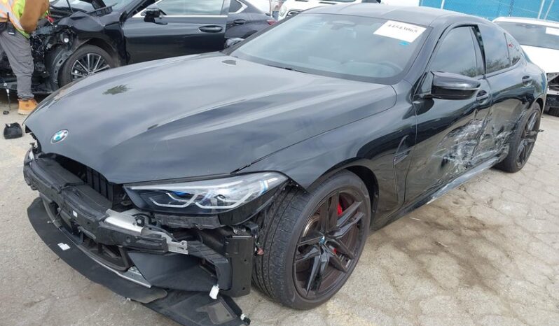 
								2025 BMW M8 full									