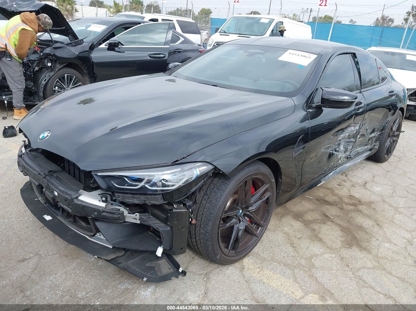 2025 BMW M8