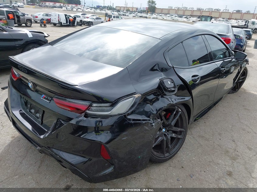 2025 BMW M8
