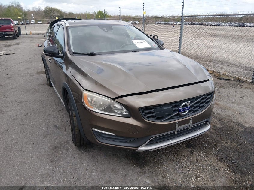 2015 Volvo V60 cross country
