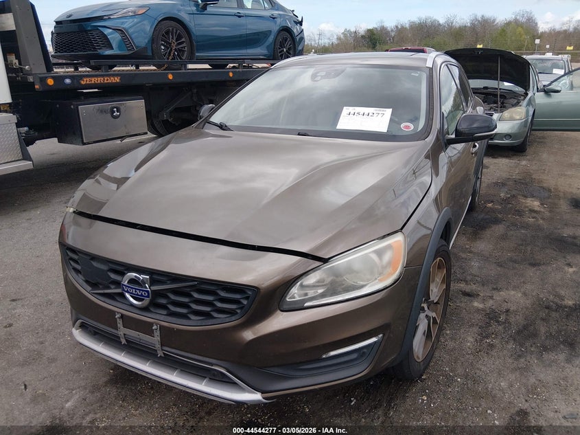 2015 Volvo V60 cross country