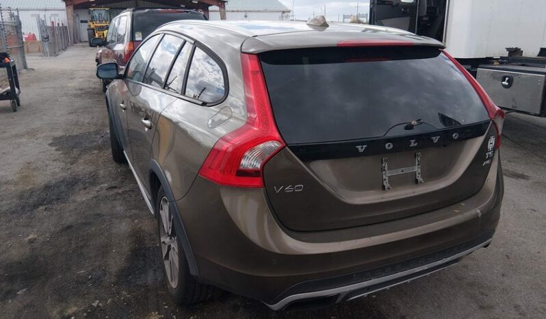 
								2015 Volvo V60 cross country full									