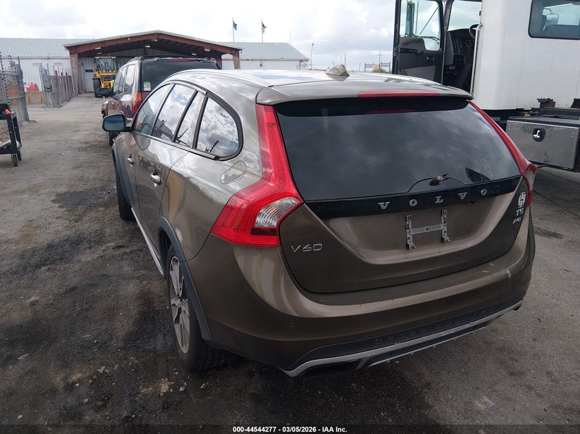 2015 Volvo V60 cross country