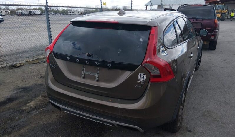 
								2015 Volvo V60 cross country full									