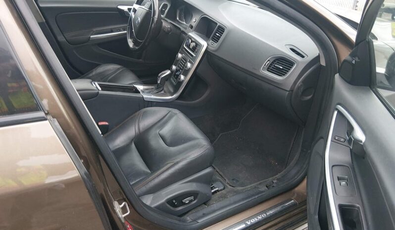 
								2015 Volvo V60 cross country full									