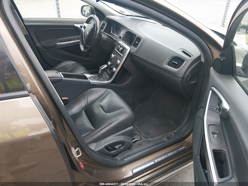 2015 Volvo V60 cross country