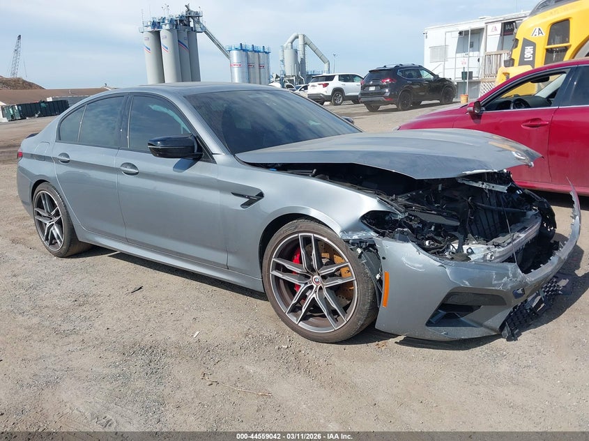 2023 BMW M5