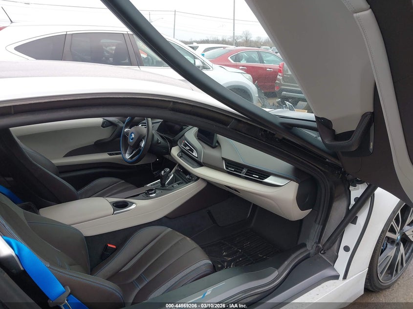 2019 BMW I8