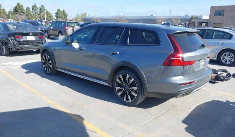 
								2020 Volvo V60 cross country full									