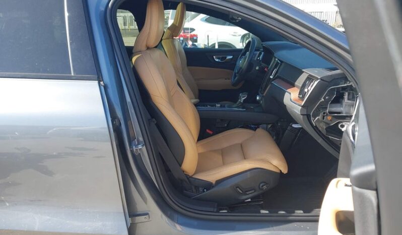 
								2020 Volvo V60 cross country full									