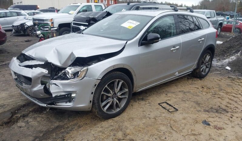 
								2016 Volvo V60 cross country full									