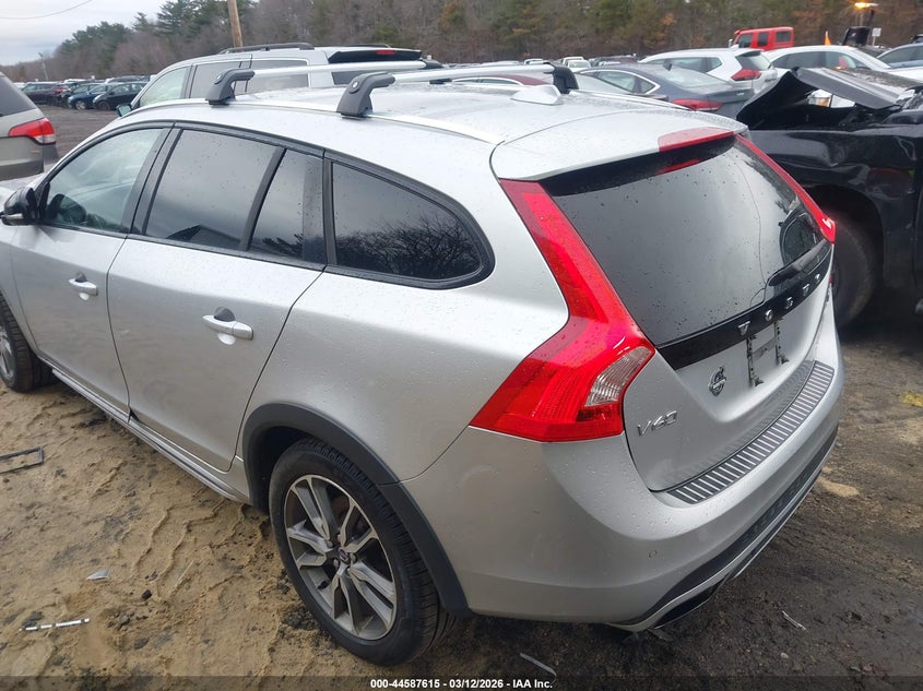 2016 Volvo V60 cross country