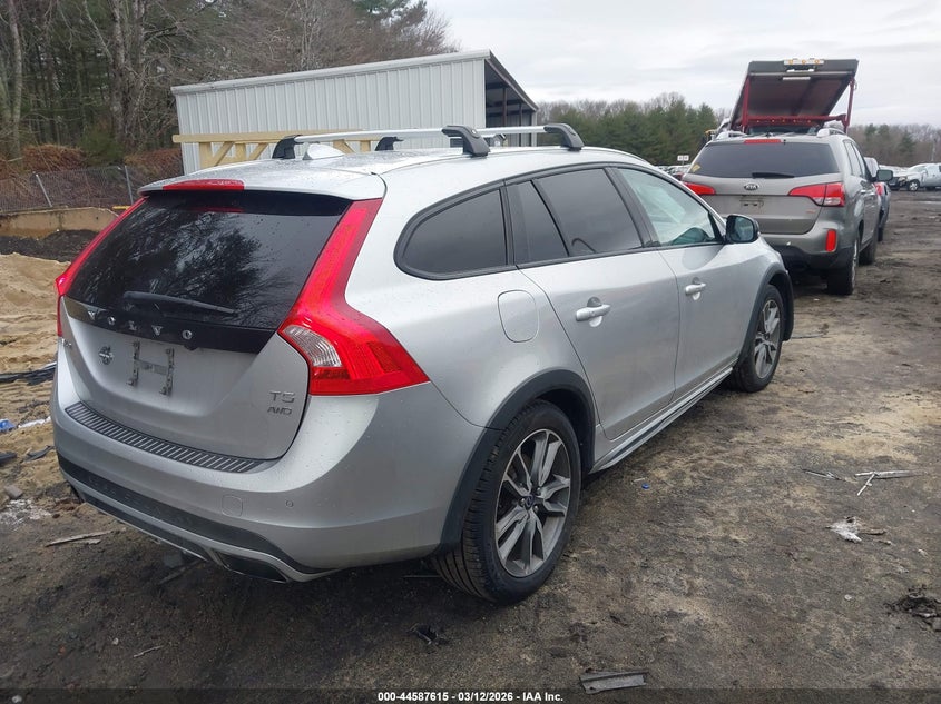 2016 Volvo V60 cross country