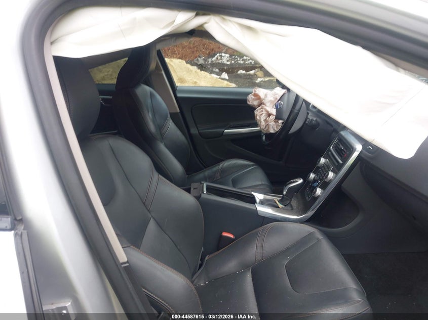 2016 Volvo V60 cross country