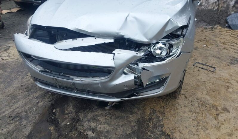 
								2016 Volvo V60 cross country full									