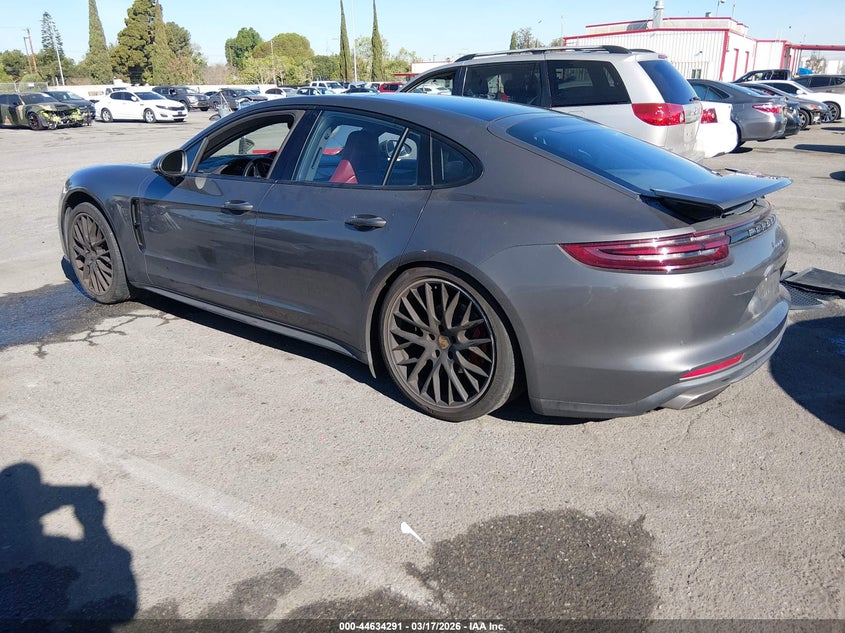 2017 Porsche Panamera