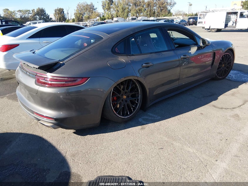 2017 Porsche Panamera