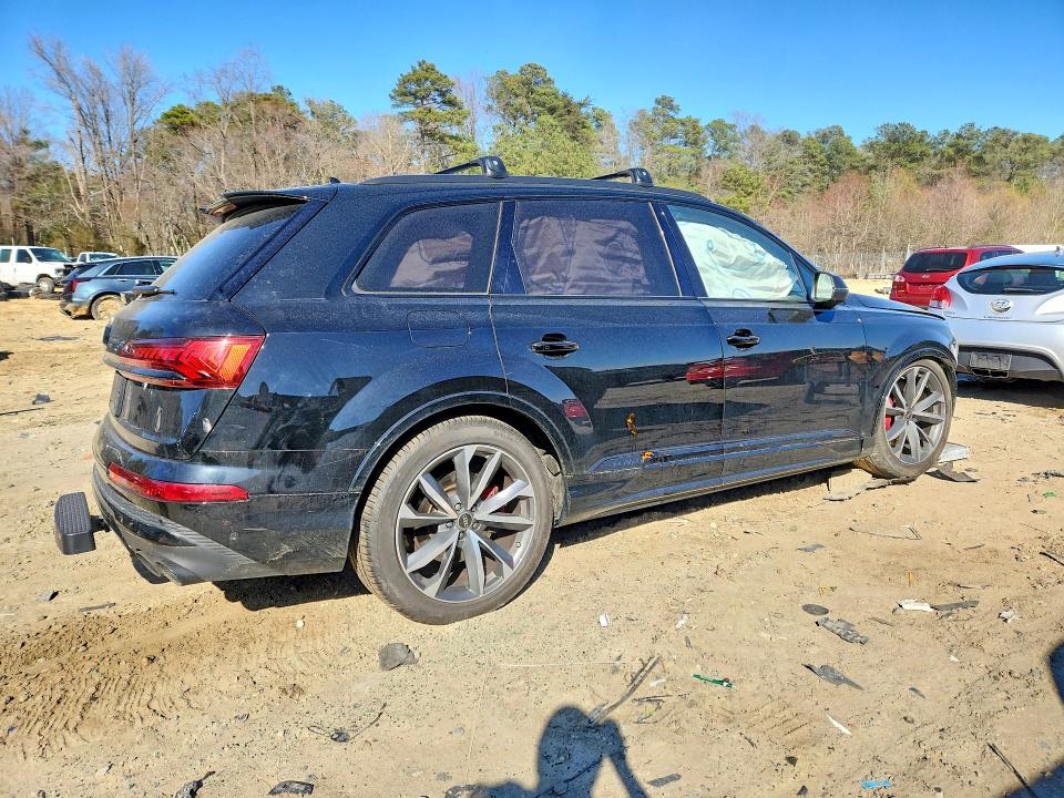 2023 Audi Sq7