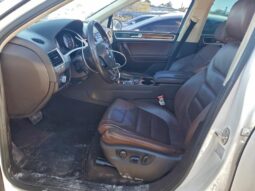 
										2013 Volkswagen Touareg full									