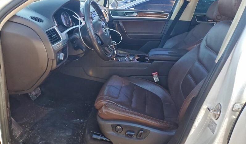 
								2013 Volkswagen Touareg full									
