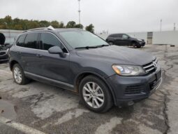 
										2013 Volkswagen Touareg full									
