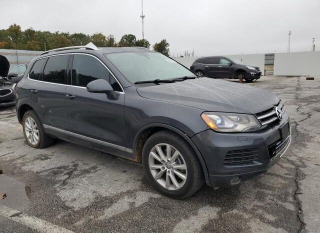 
								2013 Volkswagen Touareg full									